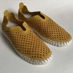 Ilse Jacobsen Tulip Perforated Slip-On Flats Shoes Mustard Yellow EU 41
